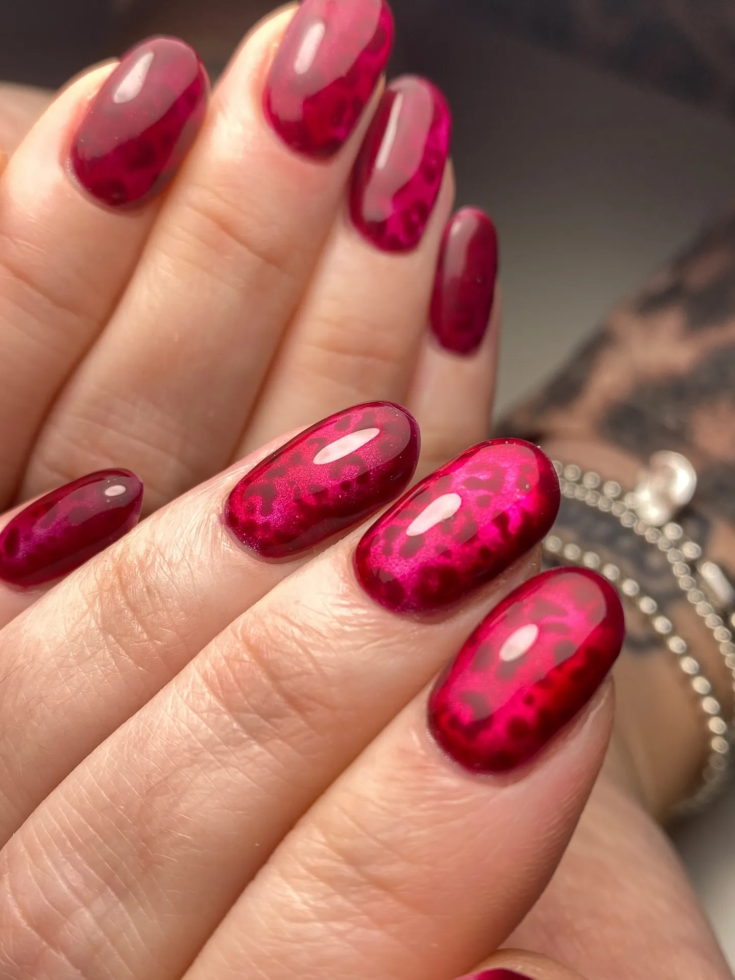 The berry tones in this dreamy velvet set from @jazzynails.x make for a softer take on animal print — the hidden leopard spots are almost holographic, and totally mesmerizing.